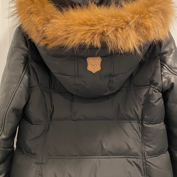 Beautiful mackage leather sleeve fur jacket - Picture 2 of 6